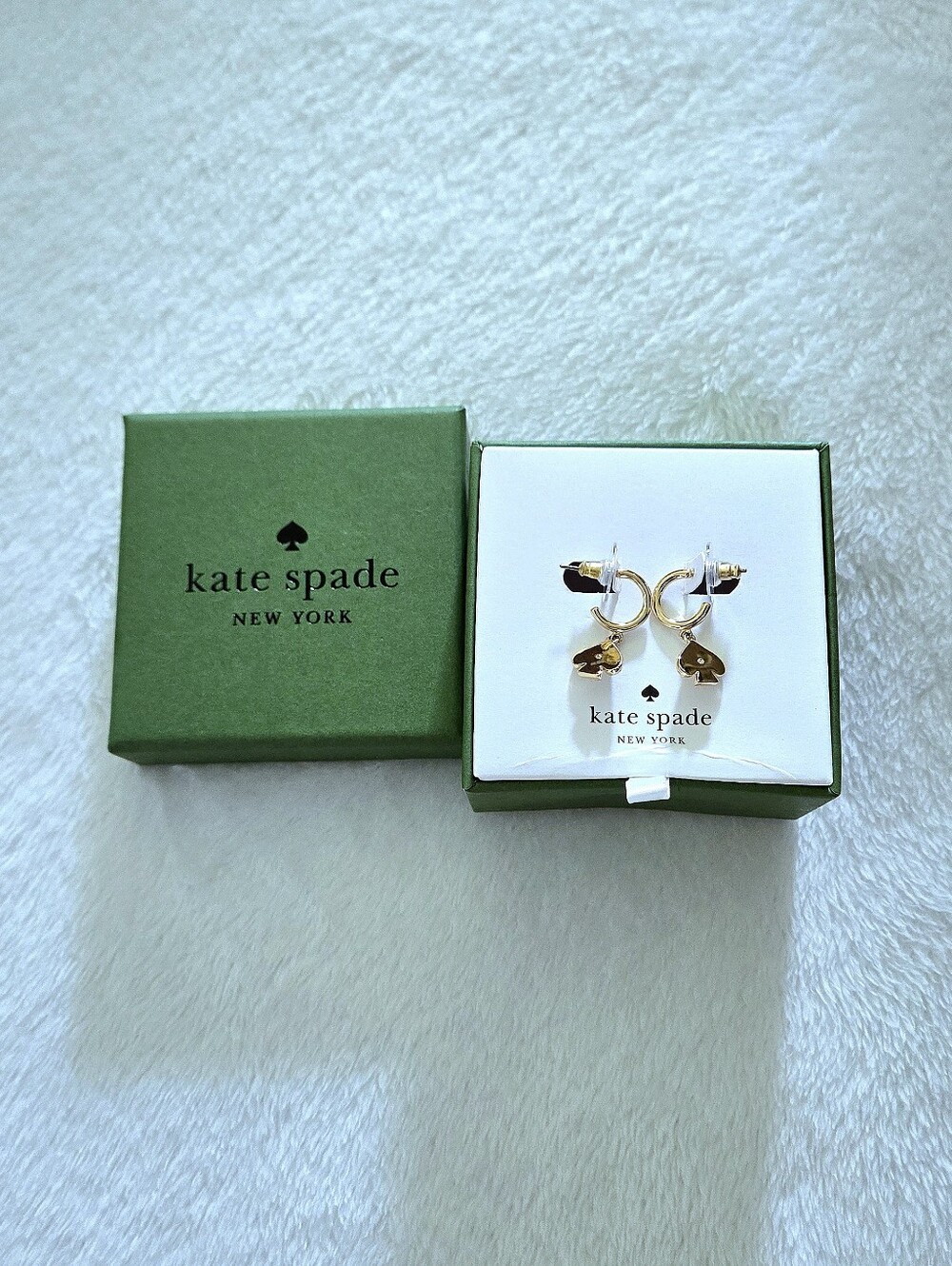 Kate Spade♠️ Gold💛 "Everyday Spade" Huggie🤗 Hoop Earrings - NIB - Picture 9 of 16